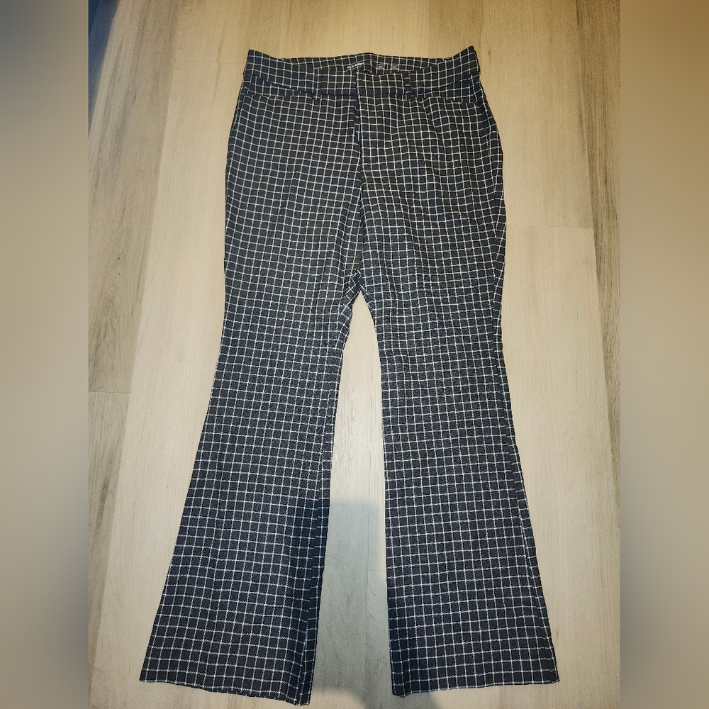 Old Navy Black and White Checkered Trousers
